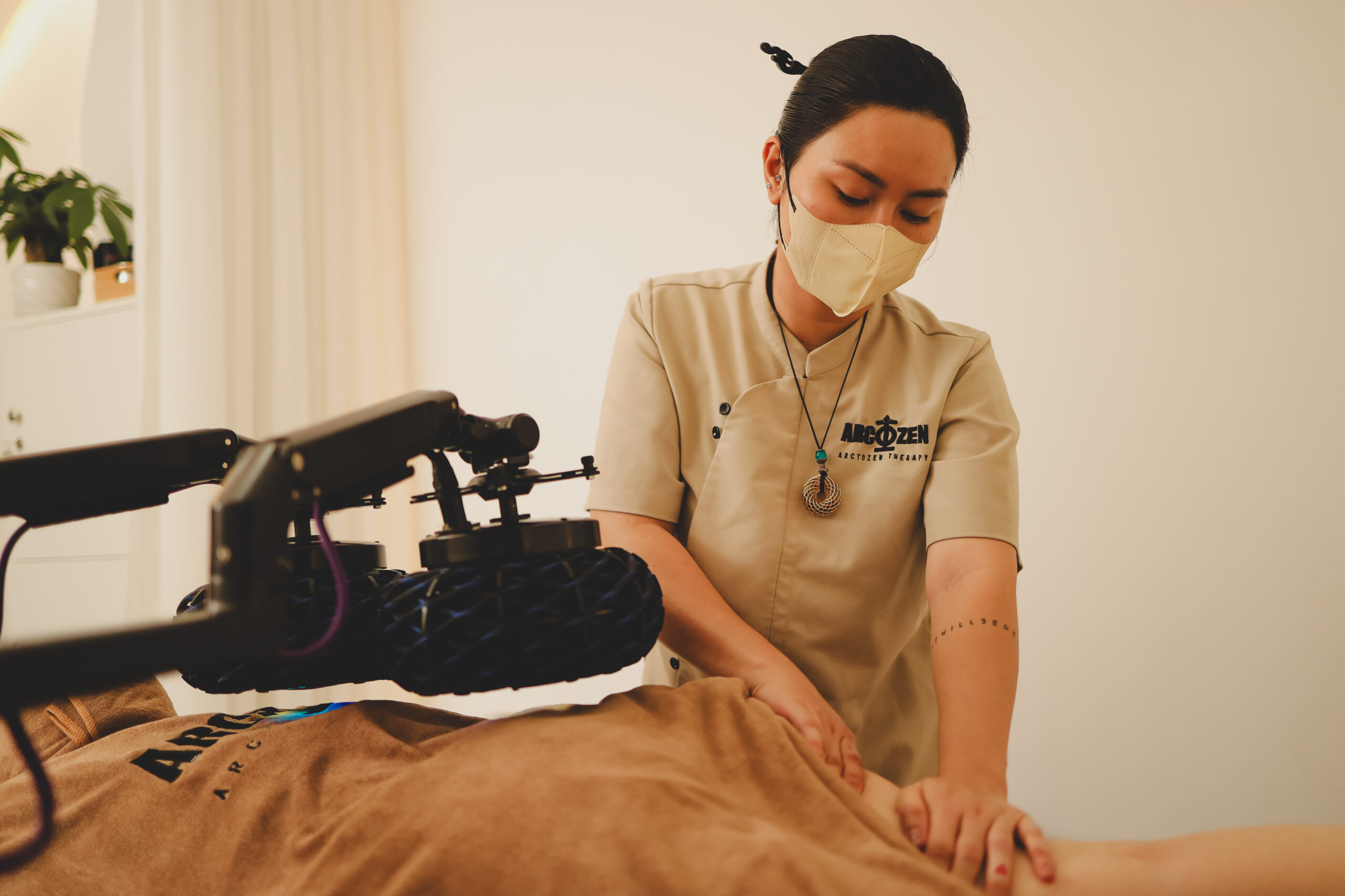 KHÁM PHÁ TÁC ĐỘNG CỦA TRƯỜNG ĐIỆN TỪ ĐỐI VỚI GIAO TIẾP TẾ BÀO – TƯƠNG LAI CỦA LIỆU PHÁP PEMF.